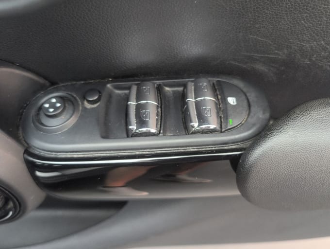 2025 Mini Hatch
