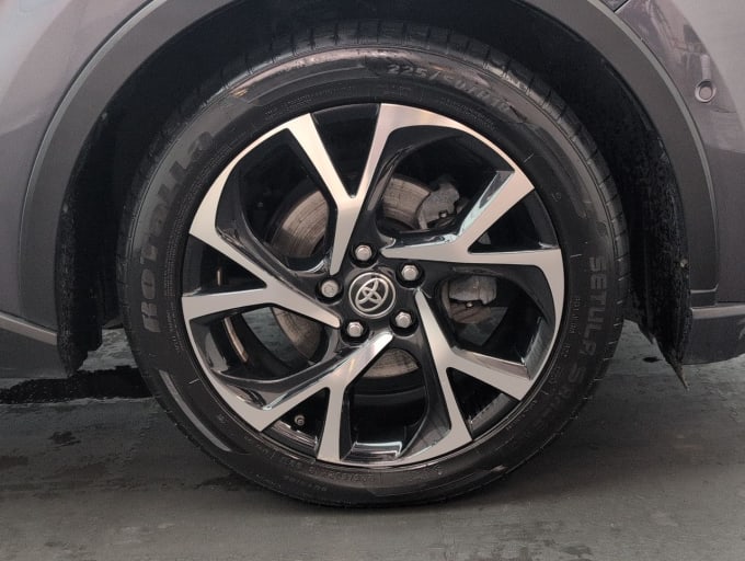 2025 Toyota C-hr