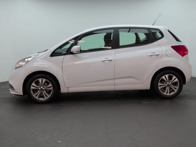 2025 Kia Venga