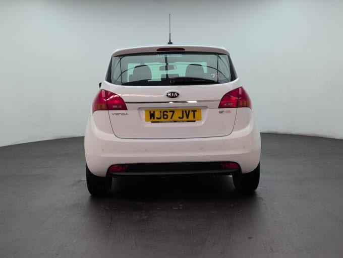 2025 Kia Venga