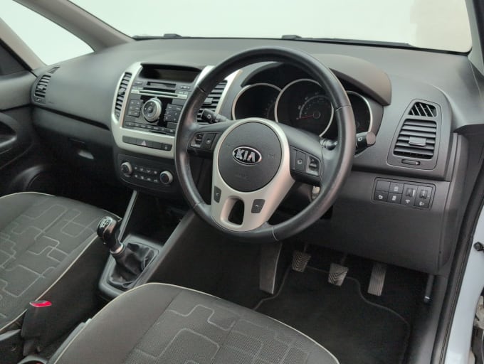 2025 Kia Venga