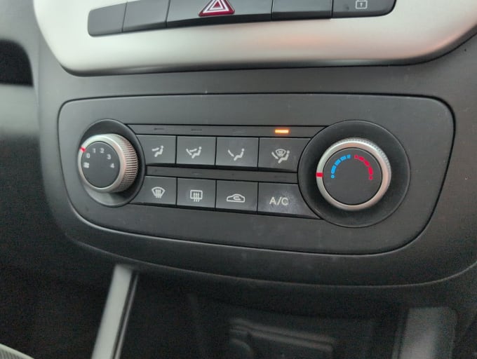 2025 Kia Venga