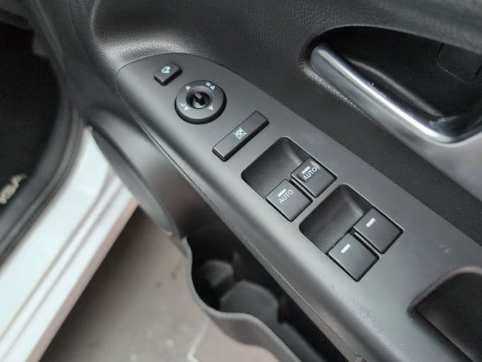 2025 Kia Venga