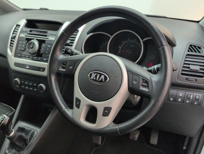 2025 Kia Venga