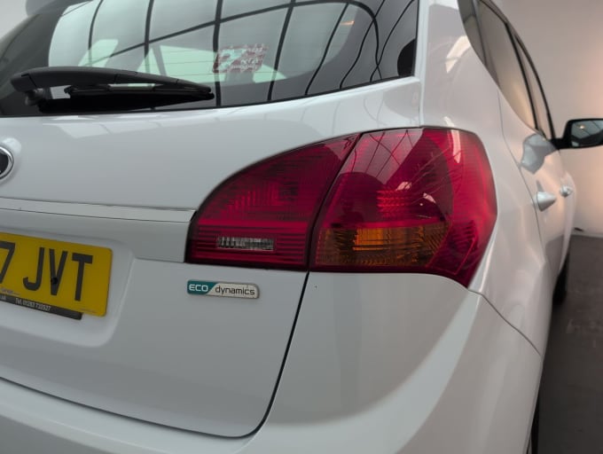 2025 Kia Venga