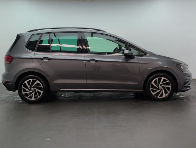 2025 Volkswagen Golf Sv