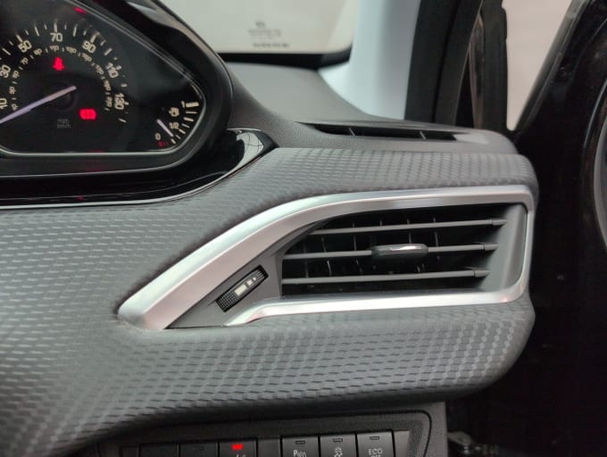 2025 Peugeot 2008