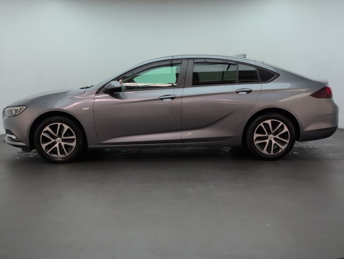 2025 Vauxhall Insignia