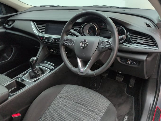 2025 Vauxhall Insignia