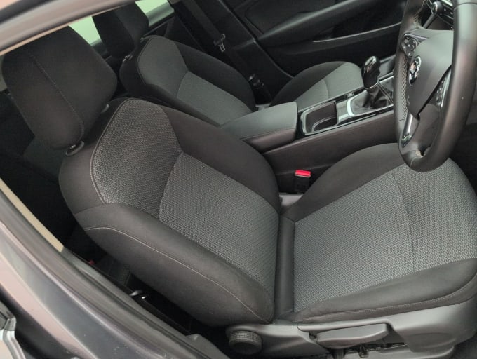 2025 Vauxhall Insignia