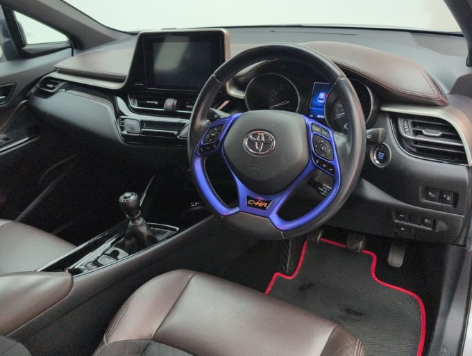 2025 Toyota C-hr