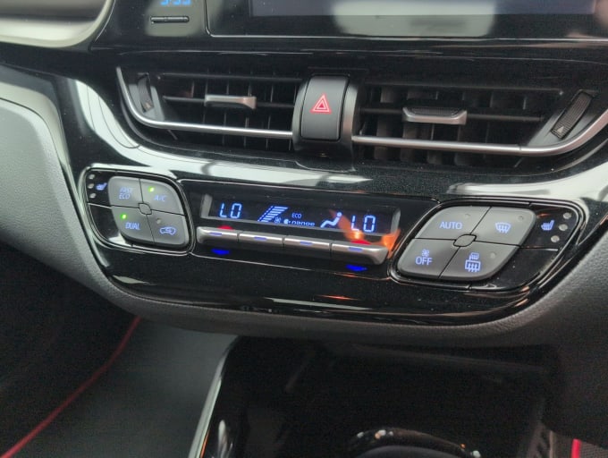 2025 Toyota C-hr