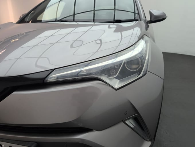 2025 Toyota C-hr
