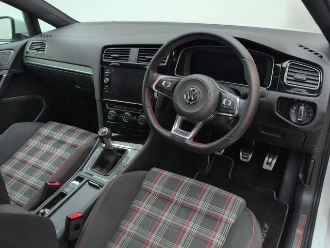 2025 Volkswagen Golf