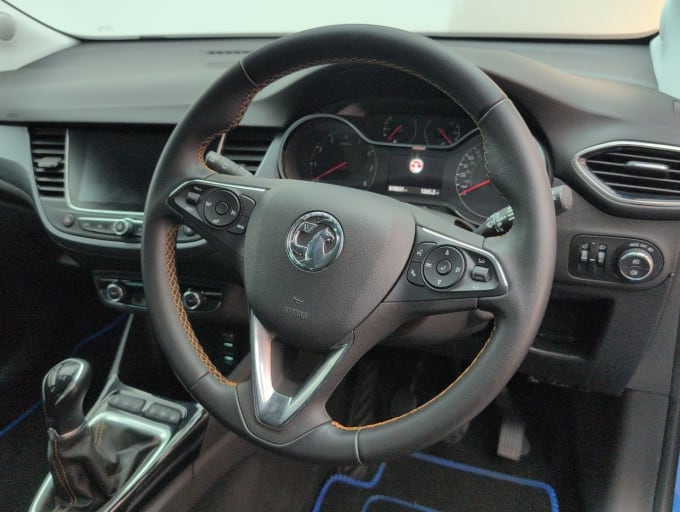 2025 Vauxhall Crossland X