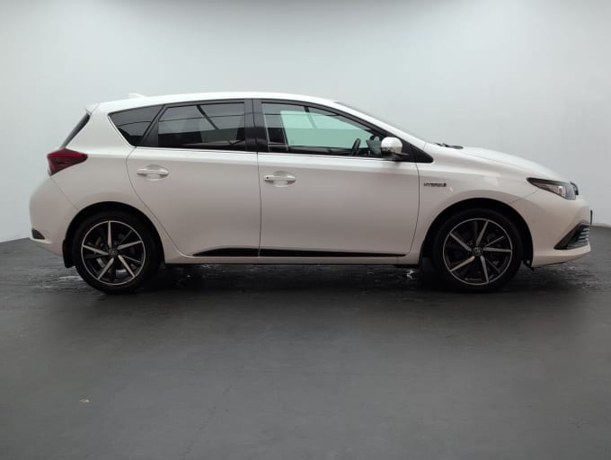 2025 Toyota Auris