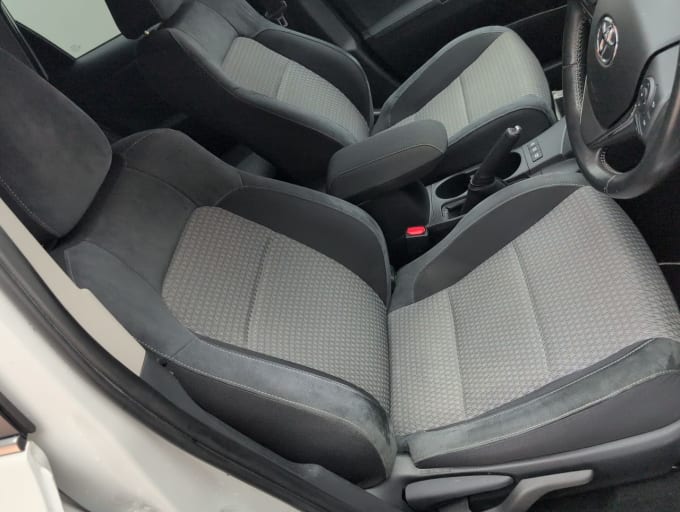 2025 Toyota Auris