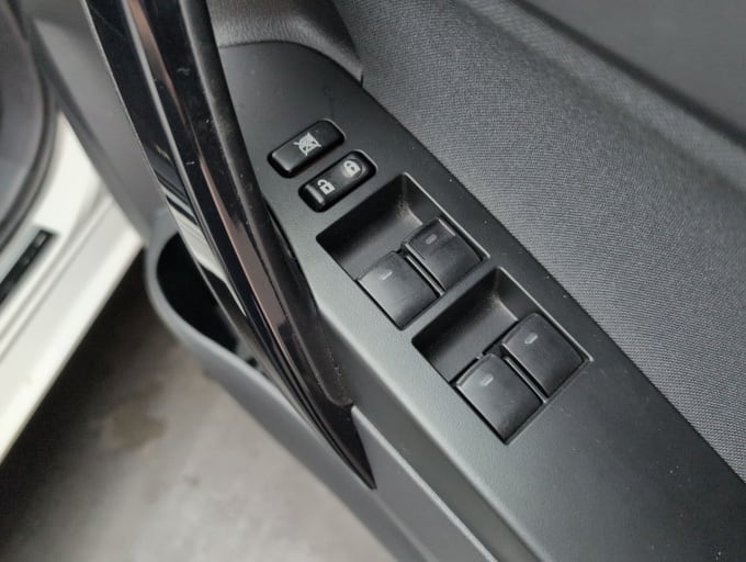 2025 Toyota Auris