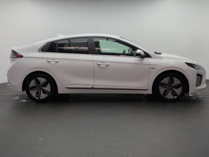 2025 Hyundai Ioniq