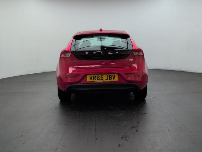 2025 Volvo V40