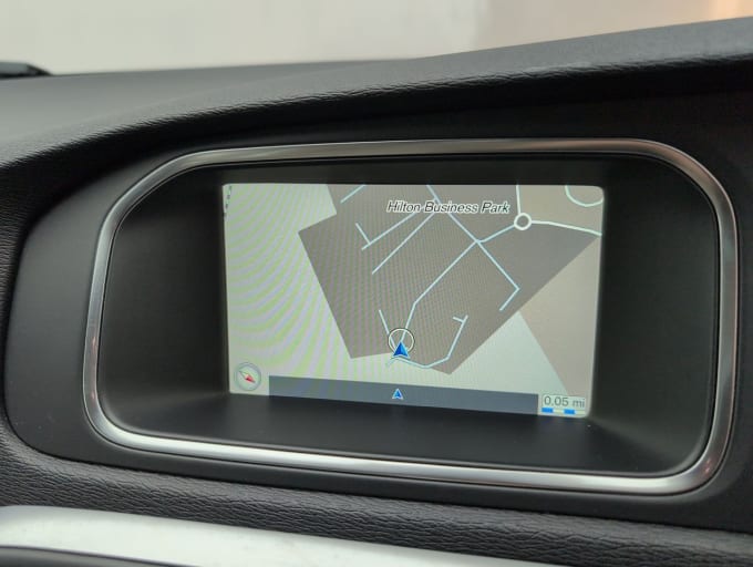 2025 Volvo V40