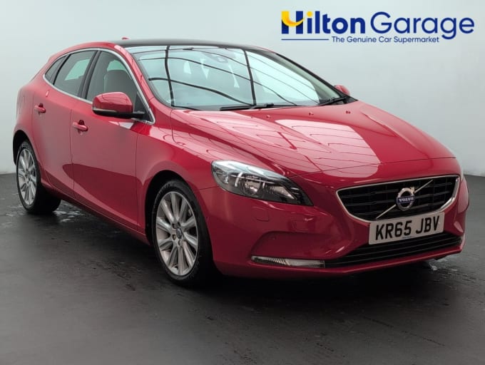 2025 Volvo V40