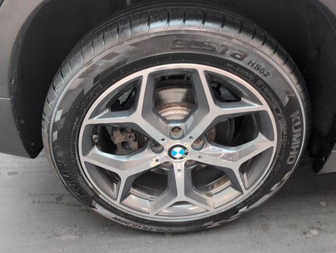 2025 BMW X1