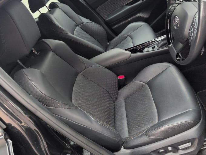 2025 Toyota C-hr