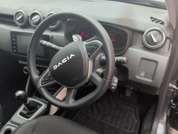 2025 Dacia Duster