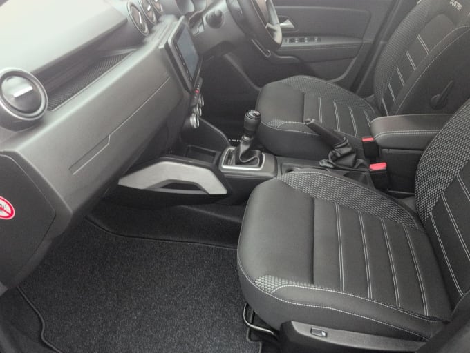 2025 Dacia Duster