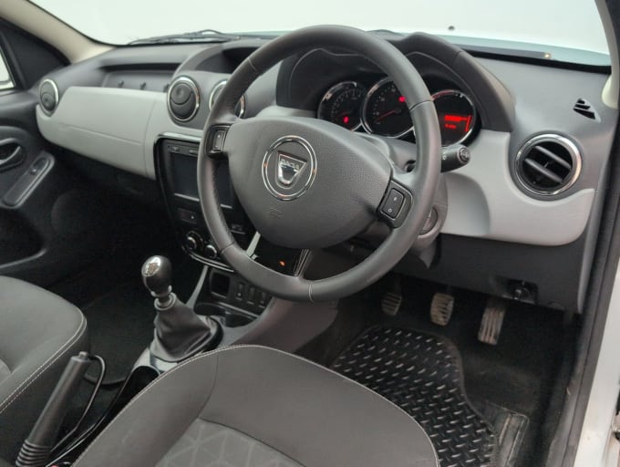 2025 Dacia Duster