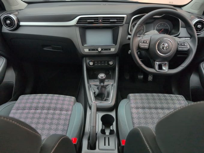 2025 Mg Mg Zs