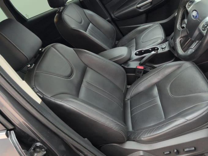 2025 Ford Kuga