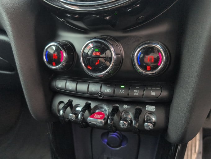 2025 Mini Hatch