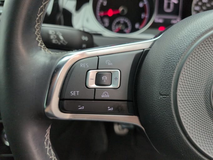 2025 Volkswagen Golf