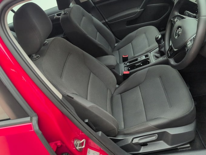 2025 Volkswagen Golf