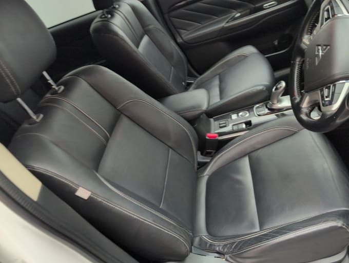 2025 Mitsubishi Outlander