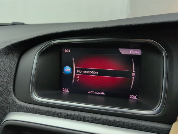 2025 Volvo V40