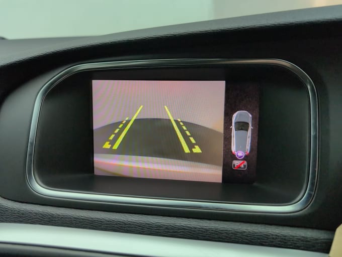 2025 Volvo V40