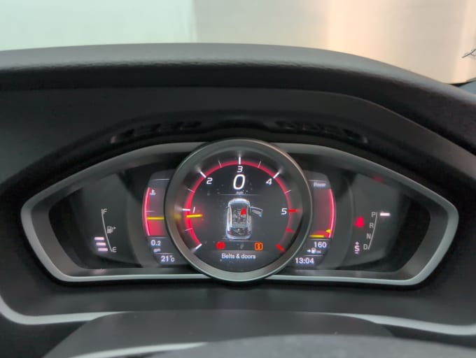2025 Volvo V40
