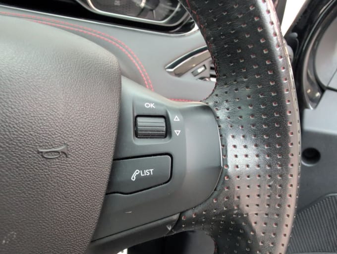 2025 Peugeot 208