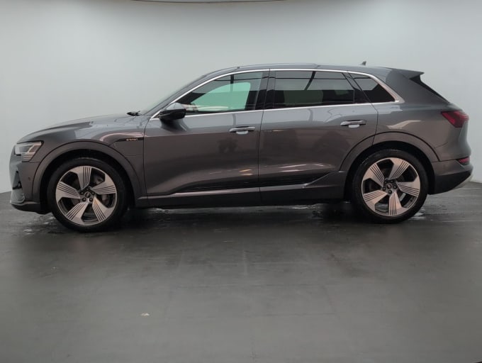 2025 Audi E-tron