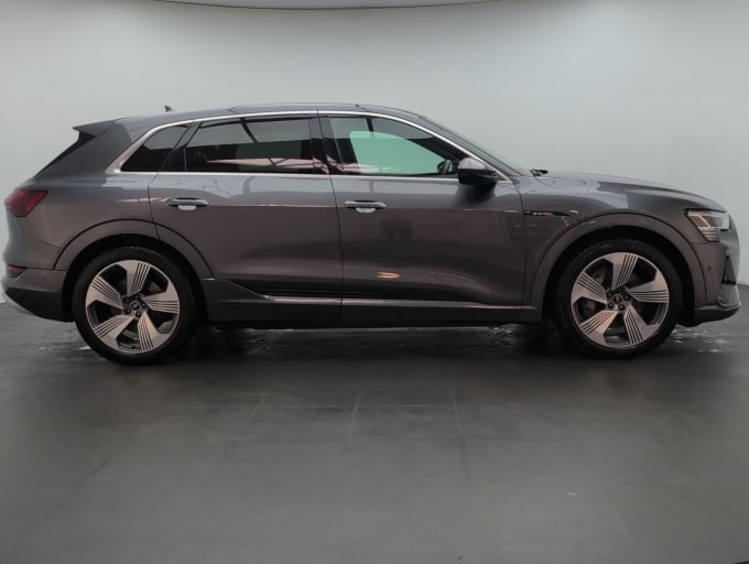 2025 Audi E-tron