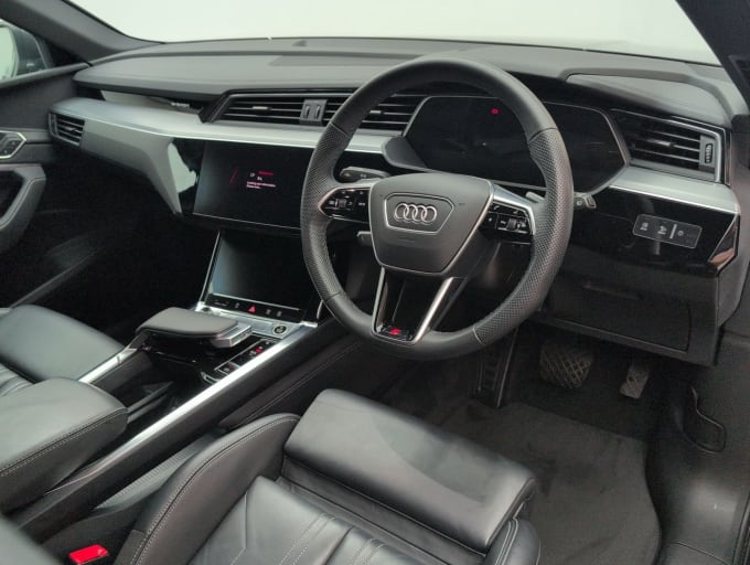 2025 Audi E-tron