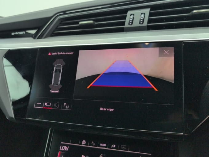 2025 Audi E-tron