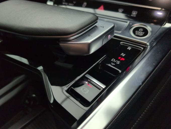 2025 Audi E-tron
