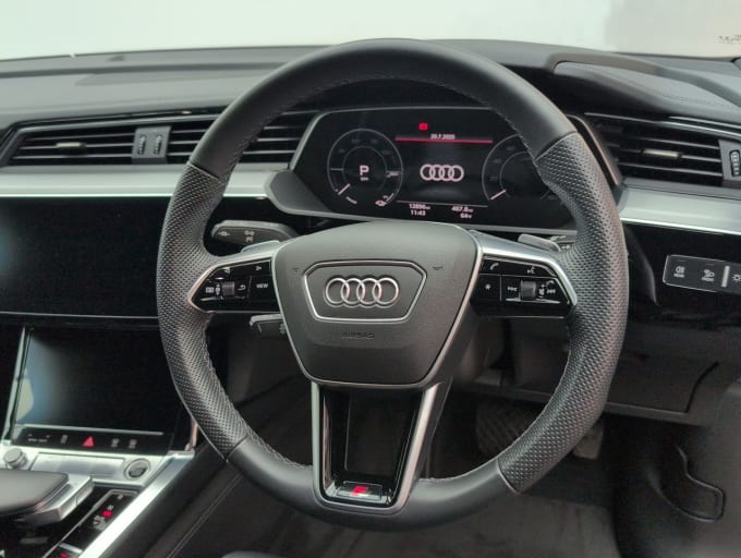 2025 Audi E-tron