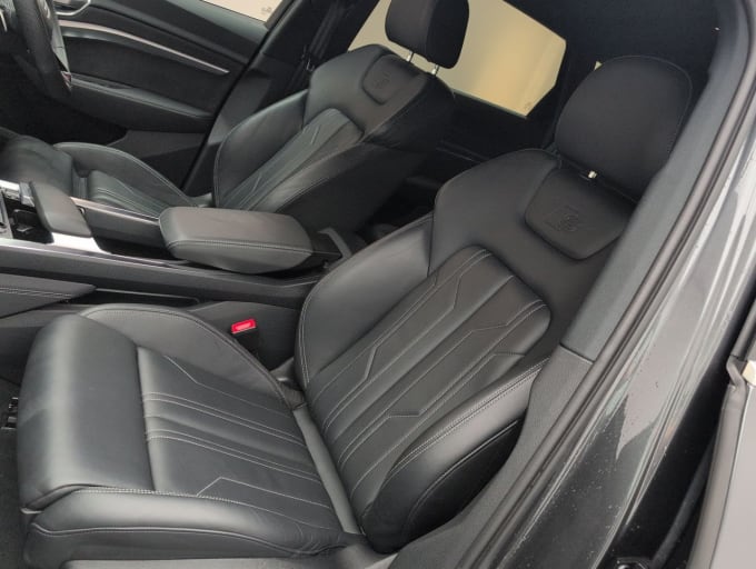 2025 Audi E-tron