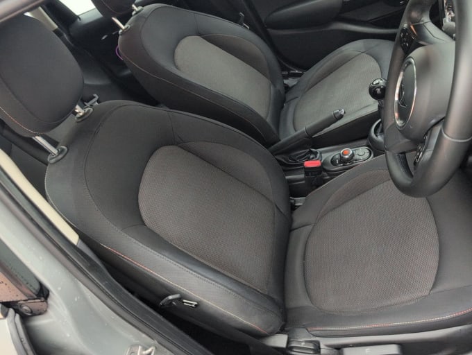 2025 Mini Hatch
