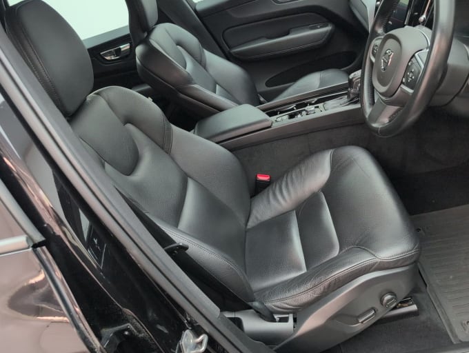 2025 Volvo Xc60